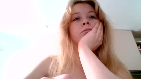 Snapshot of aleksa_angel chatting on 06/14/26, 08:16 aleksa angel online show from 06/14/26, 08:16