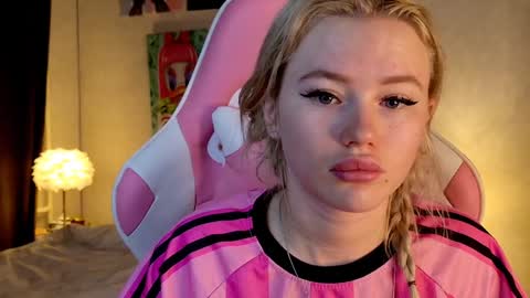 Lexi online show from 12/31/24, 04:38