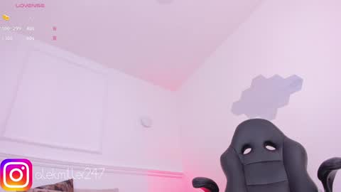 Snapshot of aleksandra_miller chatting on 01/06/25, 03:40 Aleksandra online show from 01/06/25, 03:40