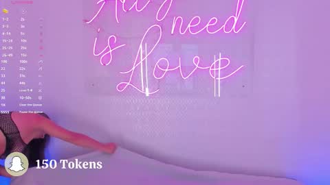 Snapshot of aleksandra_miller chatting on 11/06/25, 12:17 Aleksandra online show from 11/06/25, 12:17