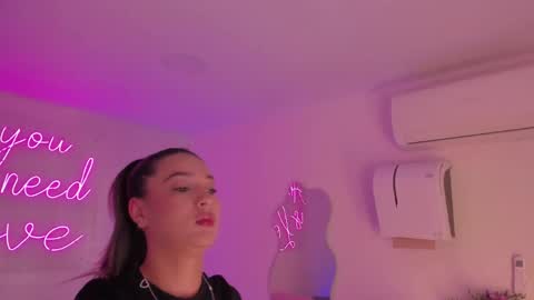 Snapshot of aleksandra_miller chatting on 05/06/26, 12:43 Aleksandra online show from 05/06/26, 12:43