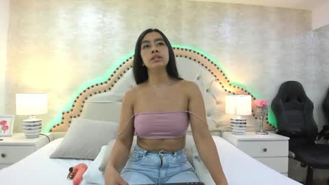 Snapshot of alenacoleman chatting on 05/15/26, 12:12 ALENA online show from 05/15/26, 12:12