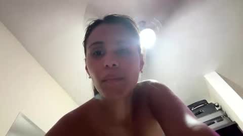 Snapshot of alenart chatting on 10/21/25, 04:35 alenart online show from 10/21/25, 04:35