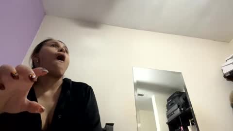 Snapshot of alenart chatting on 11/04/25, 04:55 alenart online show from 11/04/25, 04:55