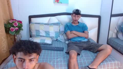 Snapshot of alenders chatting on 09/19/25, 12:45 ALENDERS online show from 09/19/25, 12:45
