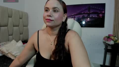 Snapshot of alennax chatting on 05/27/26, 12:35 alennax online show from 05/27/26, 12:35