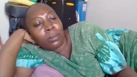 Noreen Kennth and Emilly online show from 09/26/25, 07:34