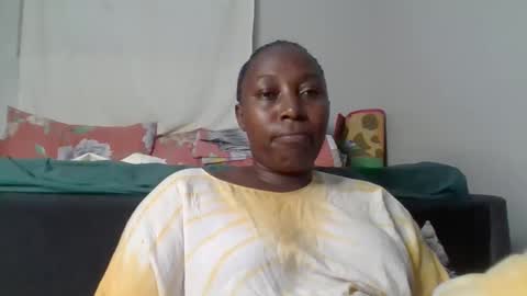 Noreen Kennth and Emilly online show from 10/23/25, 07:12