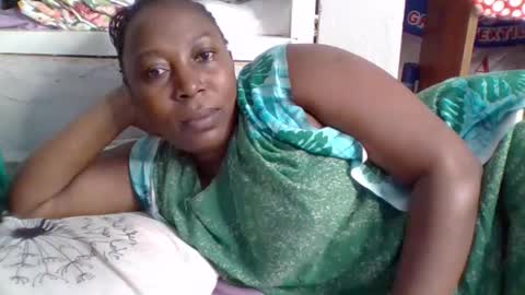 Noreen Kennth and Emilly online show from 11/04/25, 06:12