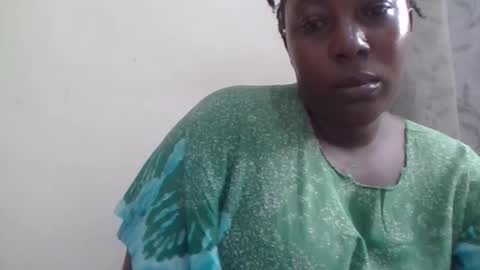 Snapshot of alesha_ chatting on 05/29/26, 07:28 Noreen Kennth and Emilly online show from 05/29/26, 07:28