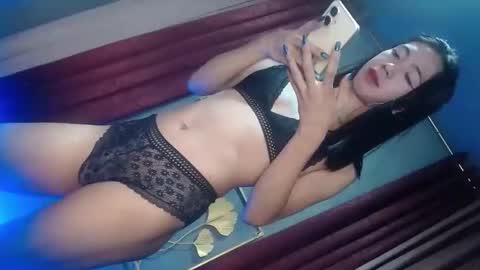 Snapshot of alesharios chatting on 10/19/25, 10:54 Alesha online show from 10/19/25, 10:54