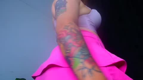 QUEEN OFF MILk  IM BACK  15 NOV online show from 02/16/25, 01:25