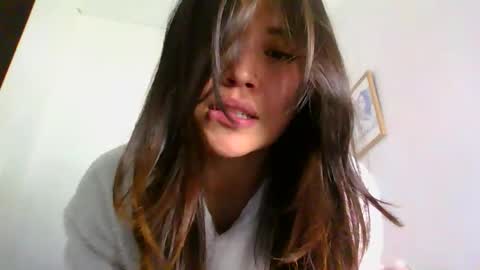 QUEEN OFF MILk  IM BACK  15 NOV online show from 03/18/26, 10:24