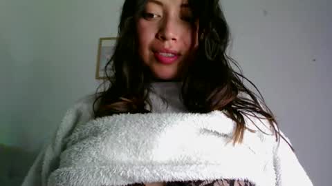 QUEEN OFF MILk  IM BACK  15 NOV online show from 04/25/26, 03:09