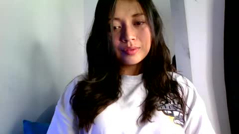 Snapshot of aleska_dollx chatting on 06/08/26, 08:20 QUEEN OFF MILk IM BACK 15 NOV online show from 06/08/26, 08:20