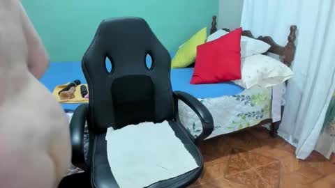 Snapshot of aleska_sex chatting on 01/13/26, 10:37 ALESKA online show from 01/13/26, 10:37