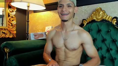 Snapshot of aless_king chatting on 05/16/26, 12:40 Alessandro King online show from 05/16/26, 12:40