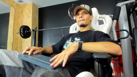 Snapshot of aless_king chatting on 05/18/26, 10:59 Alessandro King online show from 05/18/26, 10:59