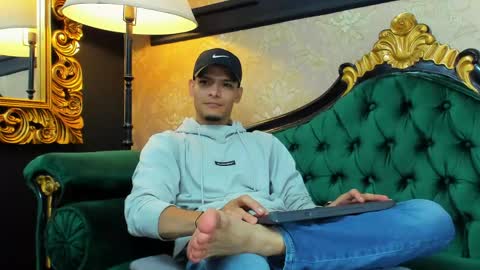 Snapshot of aless_king chatting on 05/25/26, 09:43 Alessandro King online show from 05/25/26, 09:43