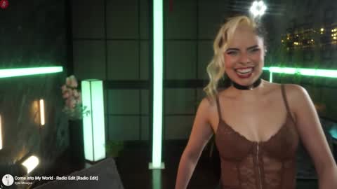 Alessa Goreng online show from 11/21/25, 06:12