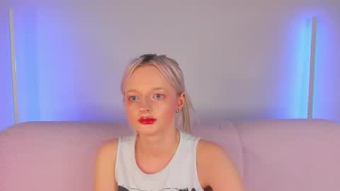 Snapshot of alessakiss chatting on 06/08/26, 02:45 alessakiss online show from 06/08/26, 02:45