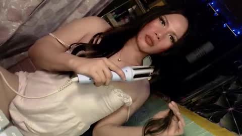 alessandra_megzz online show from 03/06/26, 10:23