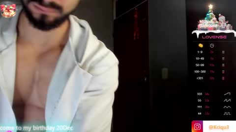 Snapshot of alessandro_dibellucci chatting on 12/13/24, 10:51 Kciqu3 Independent model online show from 12/13/24, 10:51