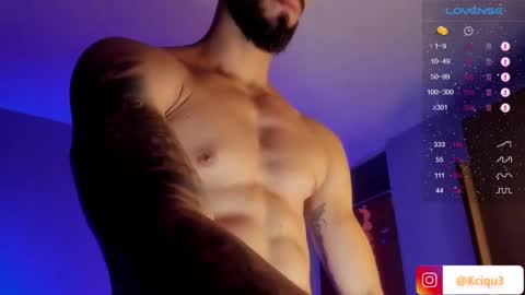 Snapshot of alessandro_dibellucci chatting on 01/19/25, 02:47 Kciqu3 Independent model online show from 01/19/25, 02:47