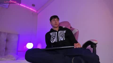 Snapshot of alessandro_dybala chatting on 01/25/25, 12:26 Alessandro Dybala online show from 01/25/25, 12:26