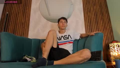 Snapshot of alessandro_dybala chatting on 02/05/25, 02:37 Alessandro Dybala online show from 02/05/25, 02:37