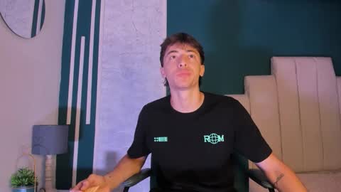 Snapshot of alessandro_dybala chatting on 10/10/25, 12:04 Alessandro Dybala online show from 10/10/25, 12:04