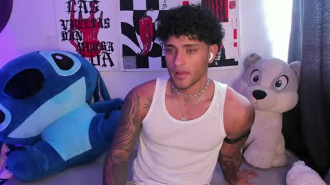 Snapshot of alessandro_vanni chatting on 05/20/26, 02:34 Alessandro Vanni online show from 05/20/26, 02:34