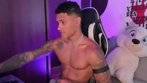 Snapshot of alessandro_vanni chatting on 06/14/26, 03:47 Alessandro Vanni online show from 06/14/26, 03:47