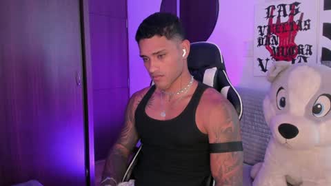 Snapshot of alessandro_vanni chatting on 06/16/26, 02:19 Alessandro Vanni online show from 06/16/26, 02:19