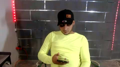 Snapshot of alessandrobooy chatting on 06/22/26, 04:42 alessandro online show from 06/22/26, 04:42