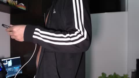 Snapshot of alessandrostone chatting on 11/04/25, 10:25 Alex online show from 11/04/25, 10:25