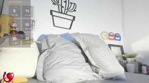 Snapshot of alessia28__ chatting on 11/26/25, 11:00 Alessia online show from 11/26/25, 11:00