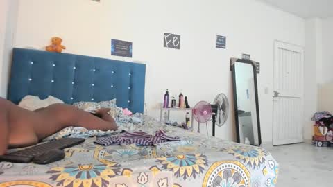 Snapshot of alessia_hot1 chatting on 01/25/25, 04:13 alessia_hot1 online show from 01/25/25, 04:13