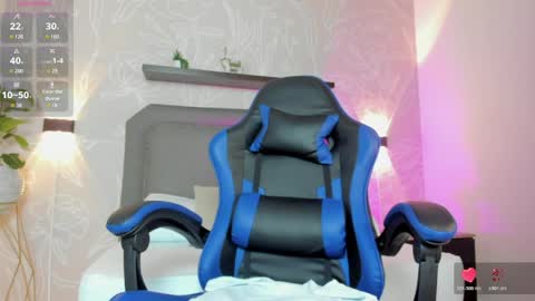 Snapshot of alessia_leroy chatting on 05/06/26, 08:03 A L E S S I A online show from 05/06/26, 08:03