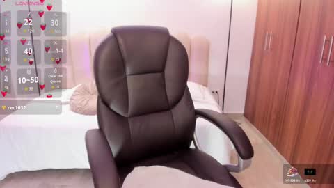 Snapshot of alessia_will chatting on 09/26/25, 03:32  Alessia Will  online show from 09/26/25, 03:32