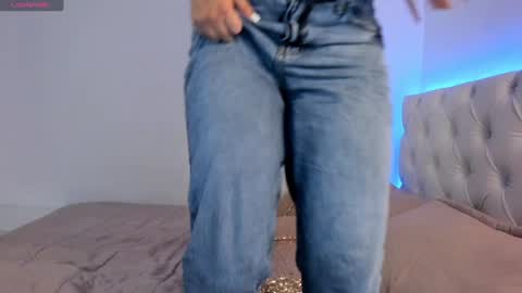 Snapshot of alessiabaum18 chatting on 01/20/25, 02:01 CATA online show from 01/20/25, 02:01