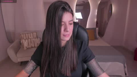 Snapshot of alessiacorleone_ chatting on 12/18/24, 08:25 Alessia online show from 12/18/24, 08:25