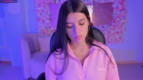 Snapshot of alessiacorleone_ chatting on 12/22/24, 12:27 Alessia online show from 12/22/24, 12:27
