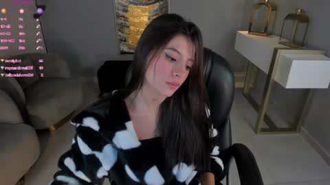 Snapshot of alessiacorleone_ chatting on 02/26/25, 05:20 Alessia online show from 02/26/25, 05:20