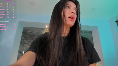 Snapshot of alessiacorleone_ chatting on 03/11/25, 06:43 Alessia online show from 03/11/25, 06:43