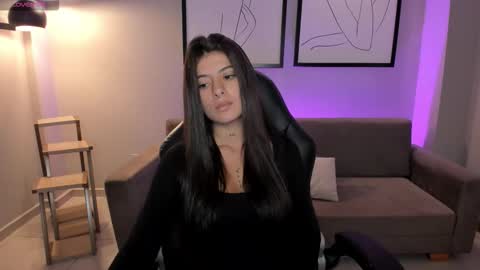 Snapshot of alessiacorleone_ chatting on 09/27/25, 12:43 Alessia online show from 09/27/25, 12:43
