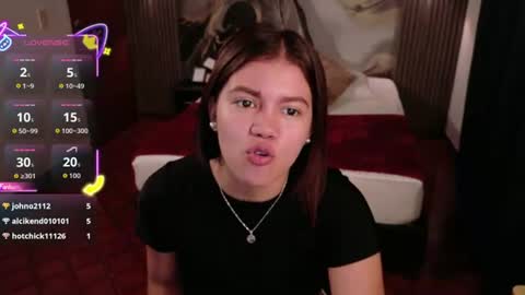 Snapshot of alessiamonroe_ chatting on 06/11/26, 08:29 alessiamonroe_ online show from 06/11/26, 08:29