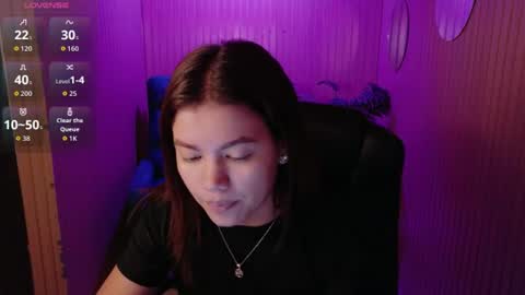 Snapshot of alessiamonroe_ chatting on 06/18/26, 08:35 alessiamonroe_ online show from 06/18/26, 08:35