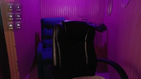 Snapshot of alessiamonroe_ chatting on 07/12/26, 07:27 alessiamonroe_ online show from 07/12/26, 07:27
