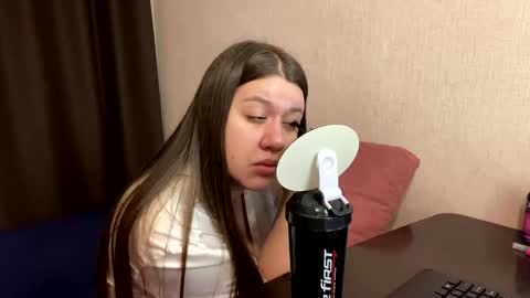 Aletta Oushen online show from 12/19/24, 10:56